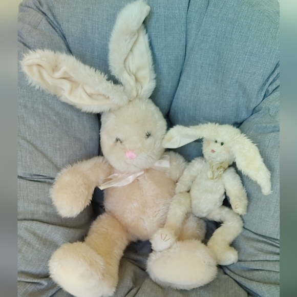 Bundle of 2 Stuffed Bunnies - Picture 3 of 6